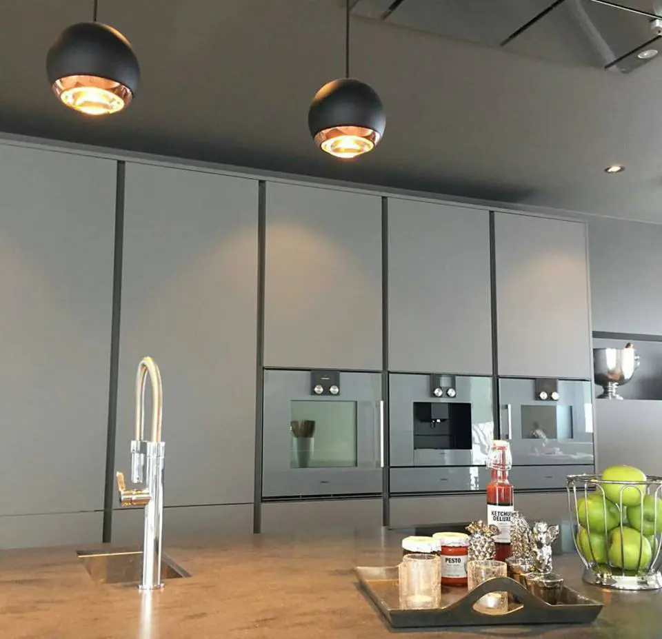 Et kjøkken i mørke nyanser - Bilde 4