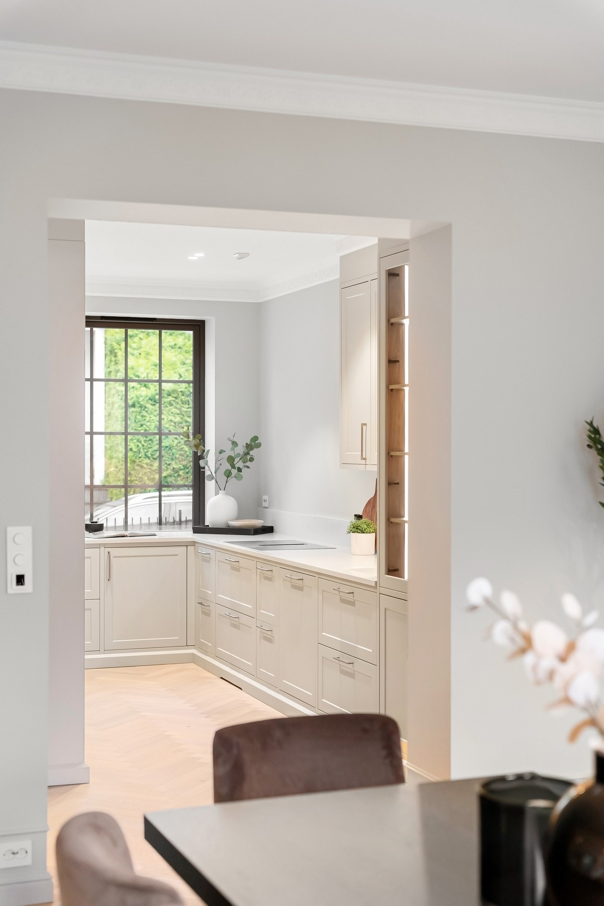 Lys klassiker med gjennomgående eleganse - Bilde 2